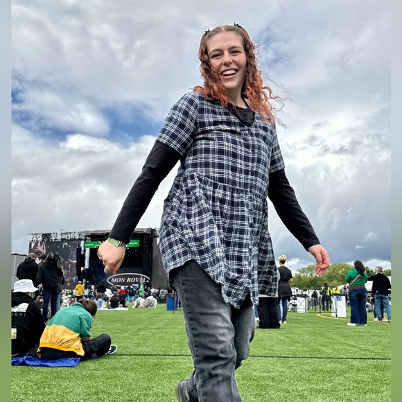 Meet your Posher, Chloë - Picture 2 of 3